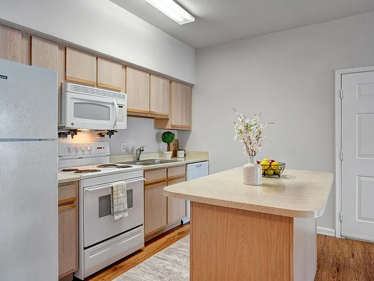 La Calera Apartments — Photo 13