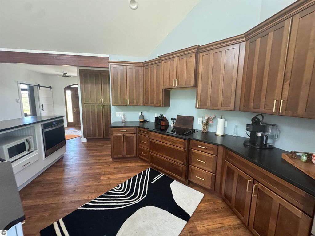 8255 Angell Rd, Williamsburg, MI - View 6