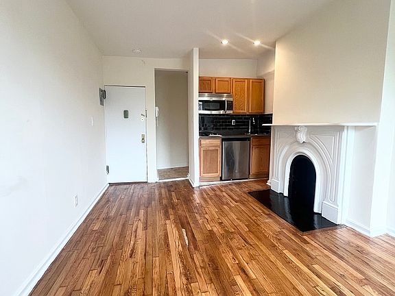3rd image of 74 Charles St APT 5C