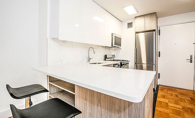 1st image of 315 W 57th St APT 10G