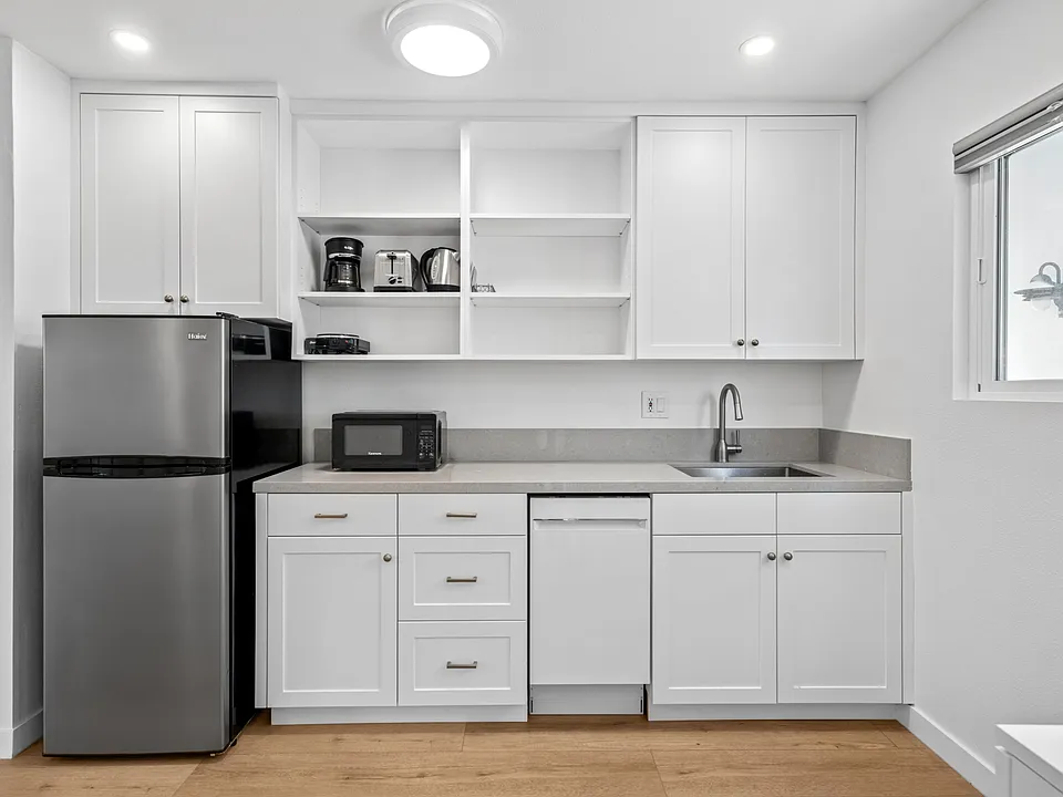 513 1/4 Larkspur Ave #C