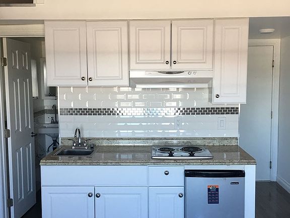 3rd image of 5616 Lexington Ave APT 315