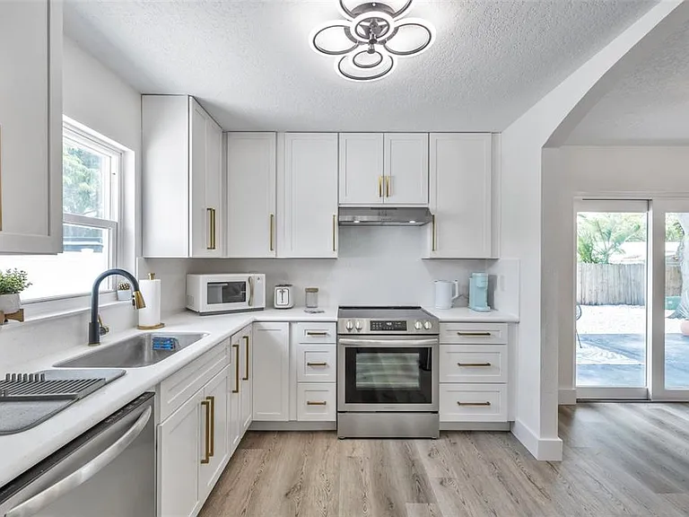 2310 Mary Sue St — Photo 16
