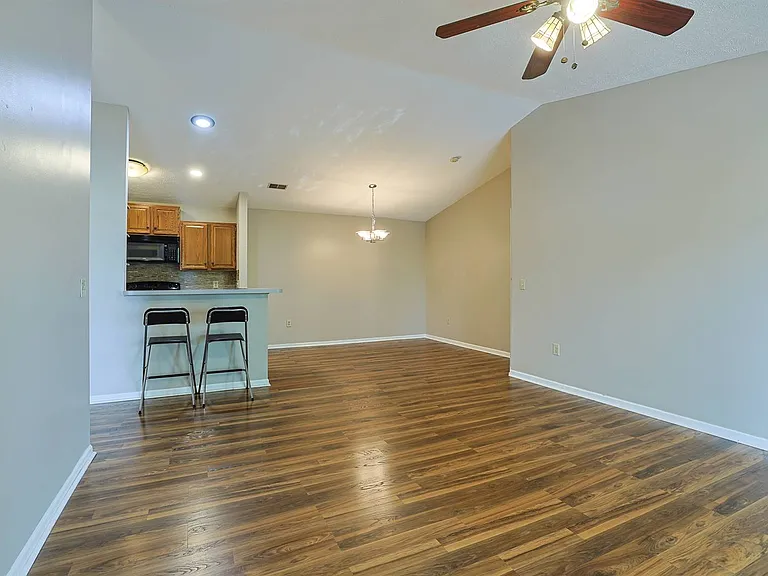 6635 Brigham Sq #7 — Photo 4