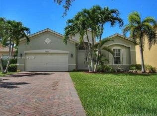 4321 W Whitewater Ave, Weston, FL 33332