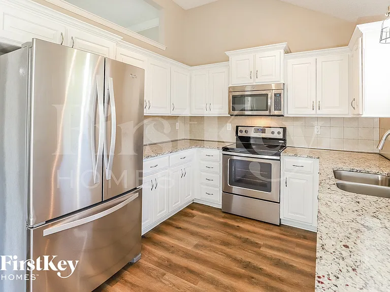 11623 N Windsor Ave — Photo 8
