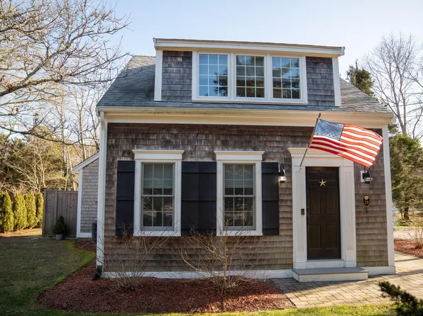 28 Old Church Street, Yarmouth Port, MA 02675
