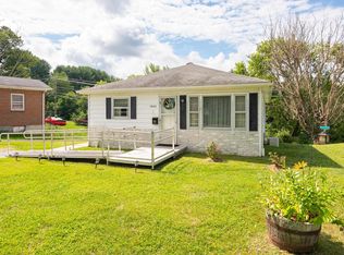 1965 Peppers Fry Rd NW, Christiansburg, VA 24073