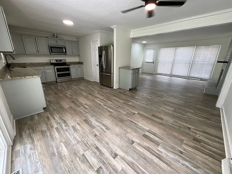 4026 Sedgewood Ln — Photo 9