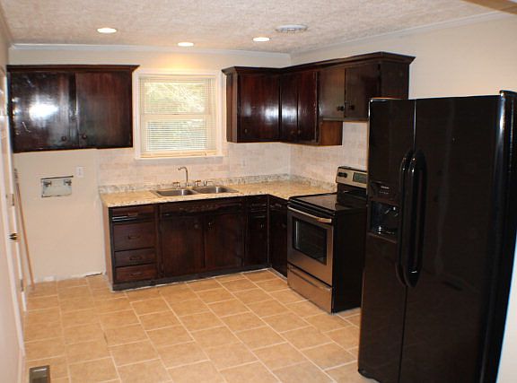 4th image of 212 Maywood Dr