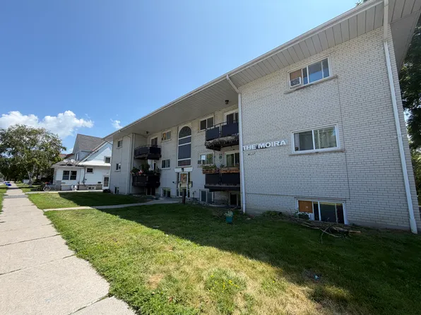 37 Moira St E #102, Belleville, ON K8P 2S3