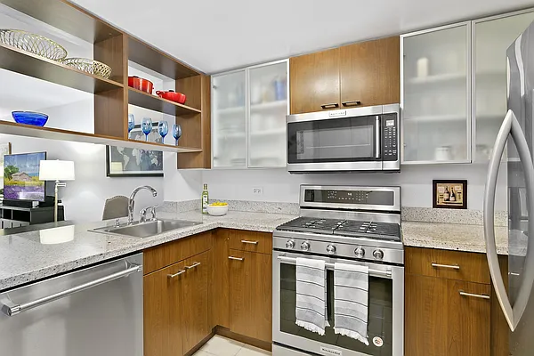 Rented by Compass | media 39