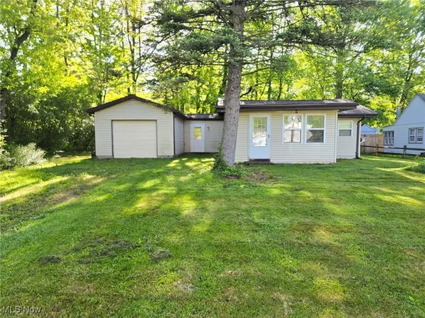 1461 Parkview Dr, Madison, OH 44057