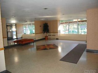 61-88 Dry Harbor Rd, Middle Village, NY 11379