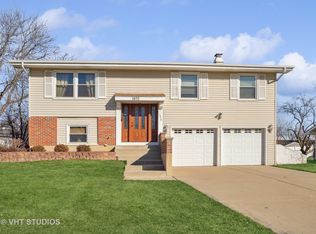 1470 Nottingham Ln, Hoffman Estates, IL 60169