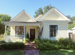 207 N Leflore Ave, Cleveland, MS 38732