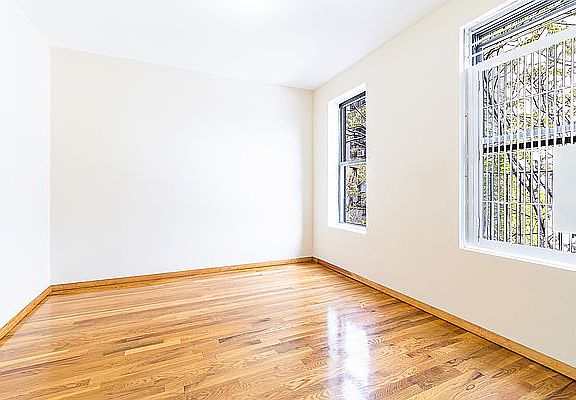 2nd image of 565 W 173rd St APT 32