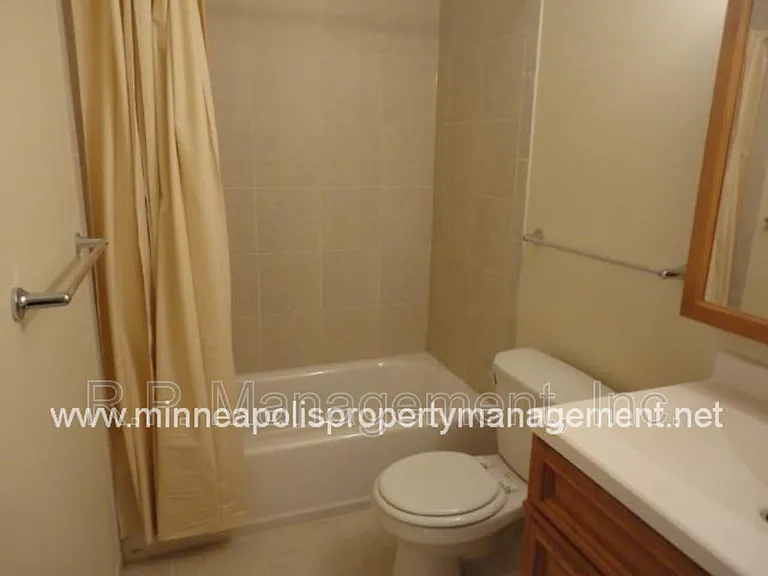 4200 Valley View Rd #C — Photo 6