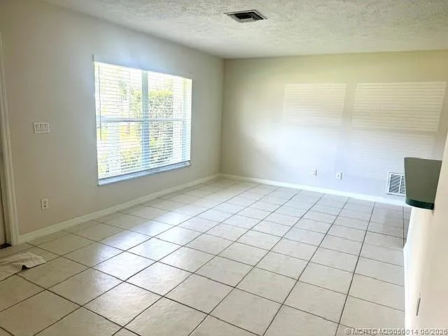 1909 NW Sunset Blvd — Photo 12