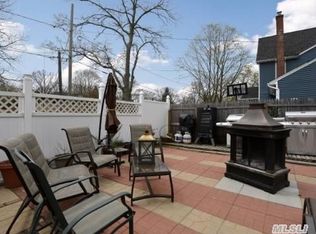 310 7th Ave, Saint James, NY 11780