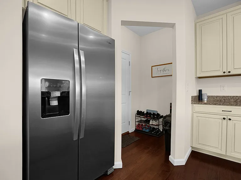 6468 Holly Ln — Photo 10