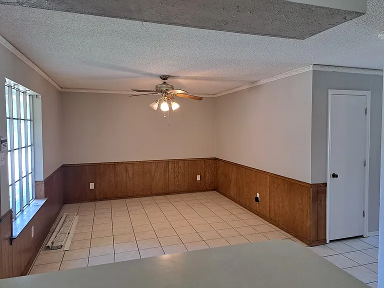 2800 S Fielder Rd #A — Photo 2