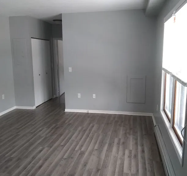 201 E 3rd St #5 — Photo 6