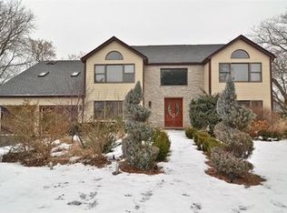 1640 Pfingsten Rd, Northbrook, IL 60062