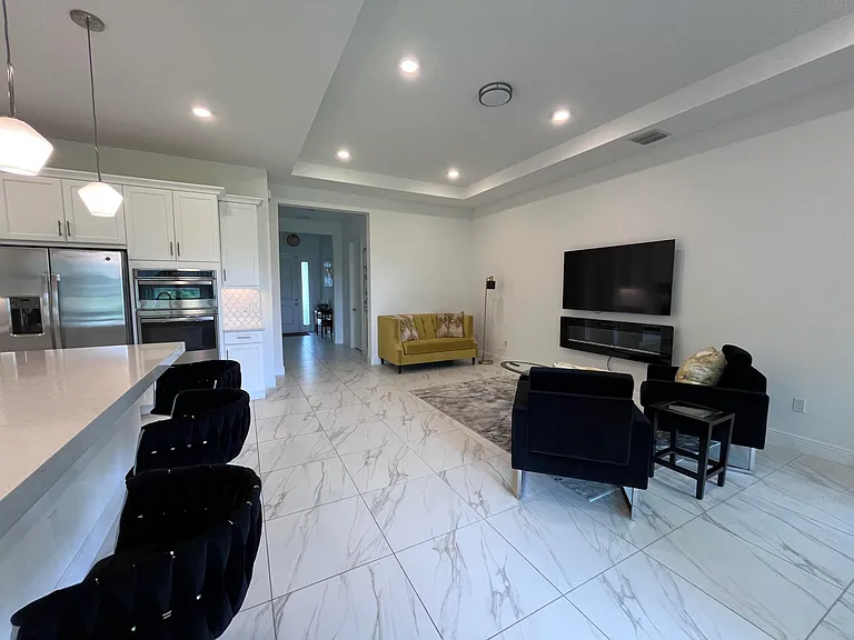5663 Saint Armands Way — Photo 6