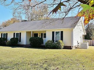 235 Raintree Rd, Jacksonville, NC 28540