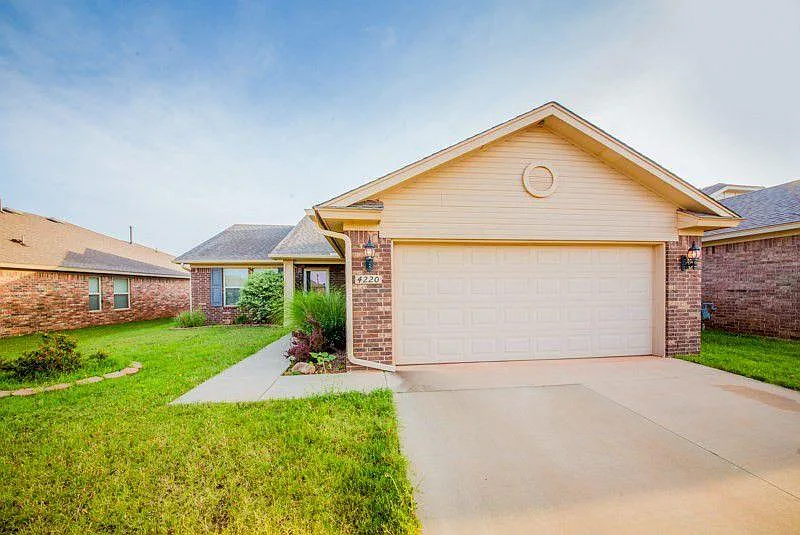 4220 W Prescot Dr