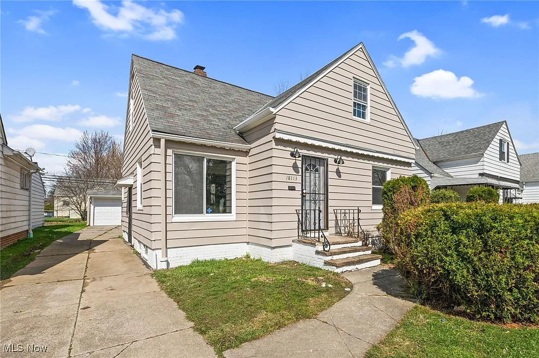 18113 Mapleboro Ave photo 1