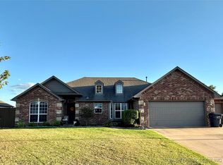8022 Dunnwood Rd, Claremore, OK 74019
