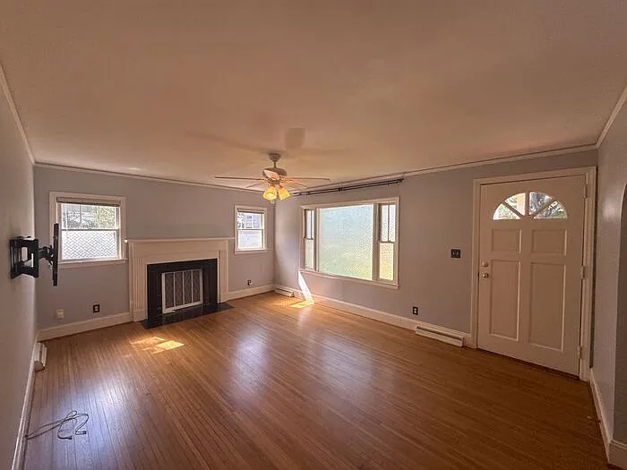 4 bed, 2.5 bath, 1522 sqft, $2,900 — Photo 2