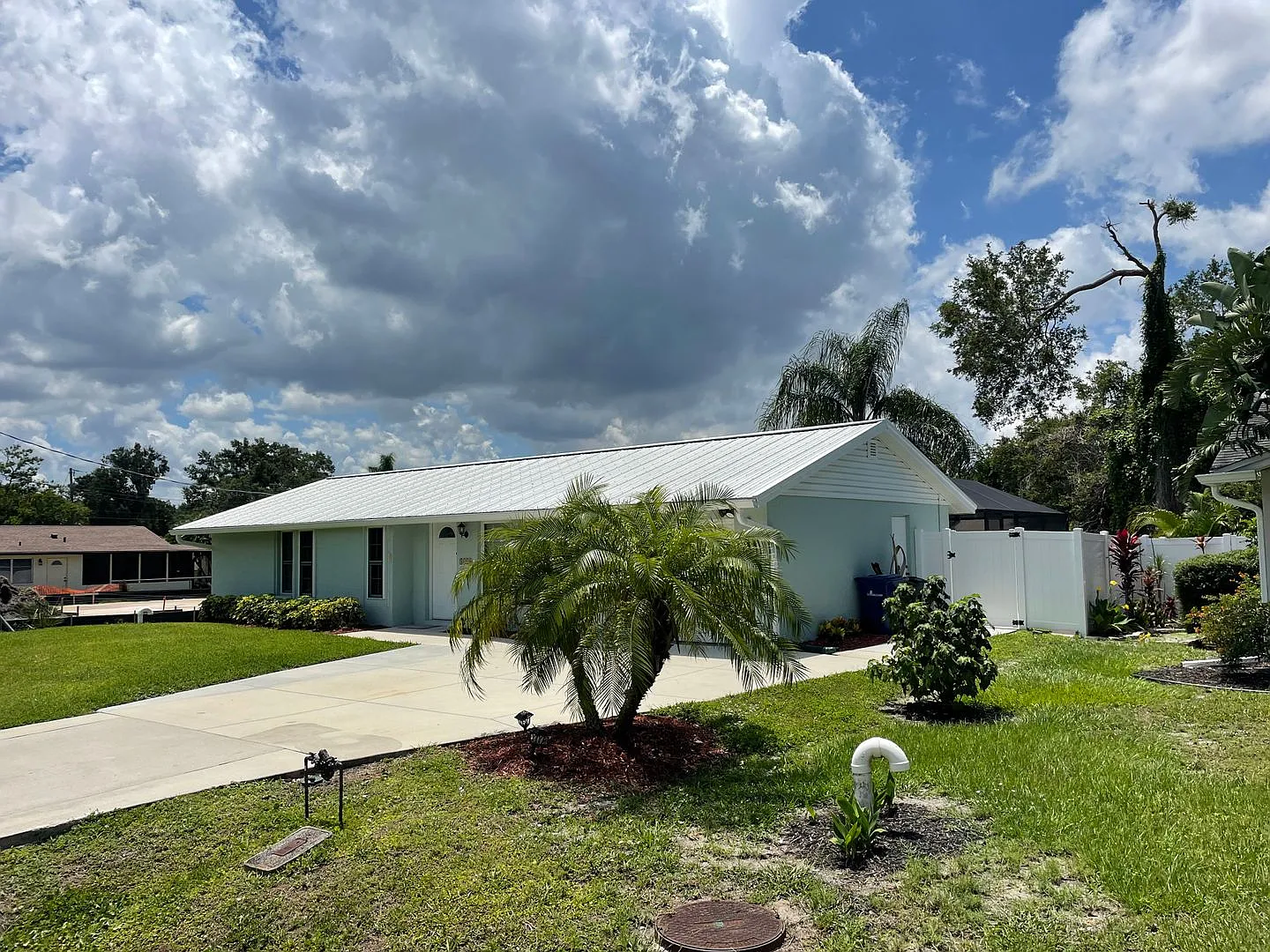 Annual Unfurnished 3-Bedroom, 2-Bathroom House In Oak Shores Community — Photo 3