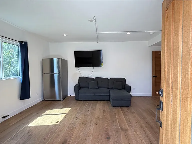 7257 Wilbur Ave #ADU — Photo 5