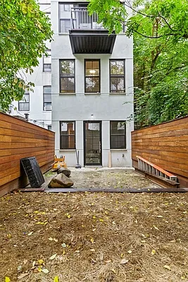 Rented by Coldwell Banker Warburg | media 8