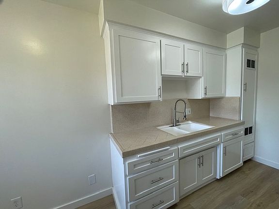 5th image of 7656 Pickering Ave APT C
