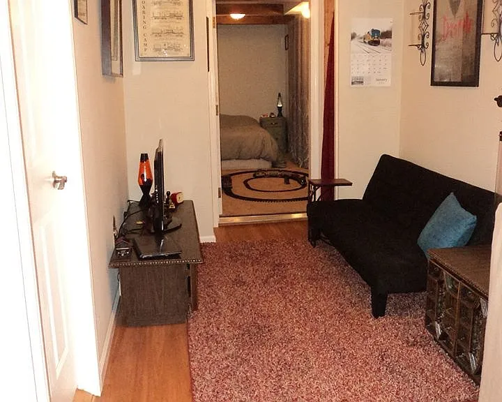1012 Sylvia Way — Photo 1
