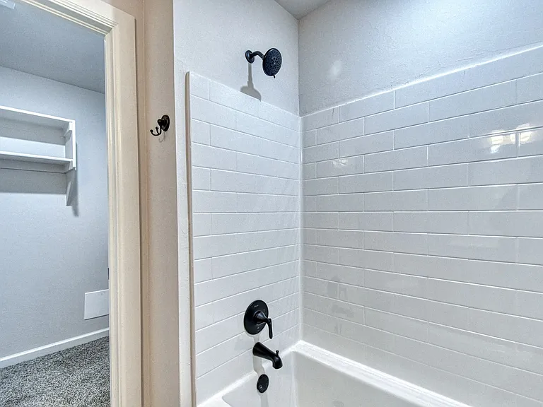 928 Varenna Ct — Photo 17