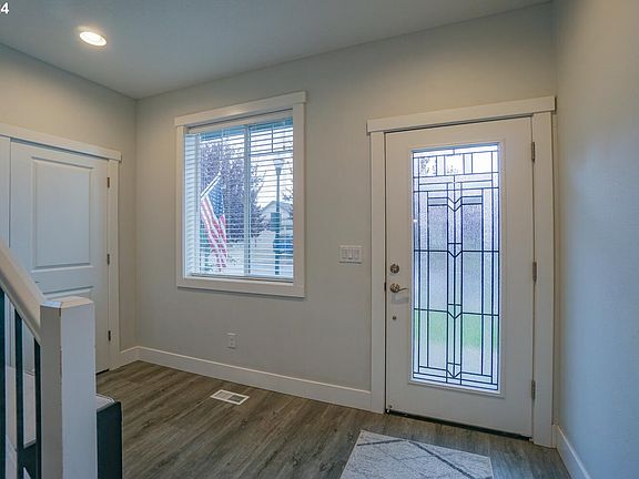 5th image of 1406 NE 4th Ave