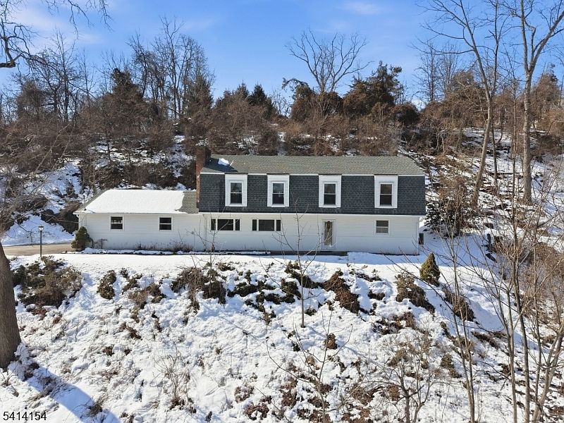 1st image of 67 Hook Mountain Rd