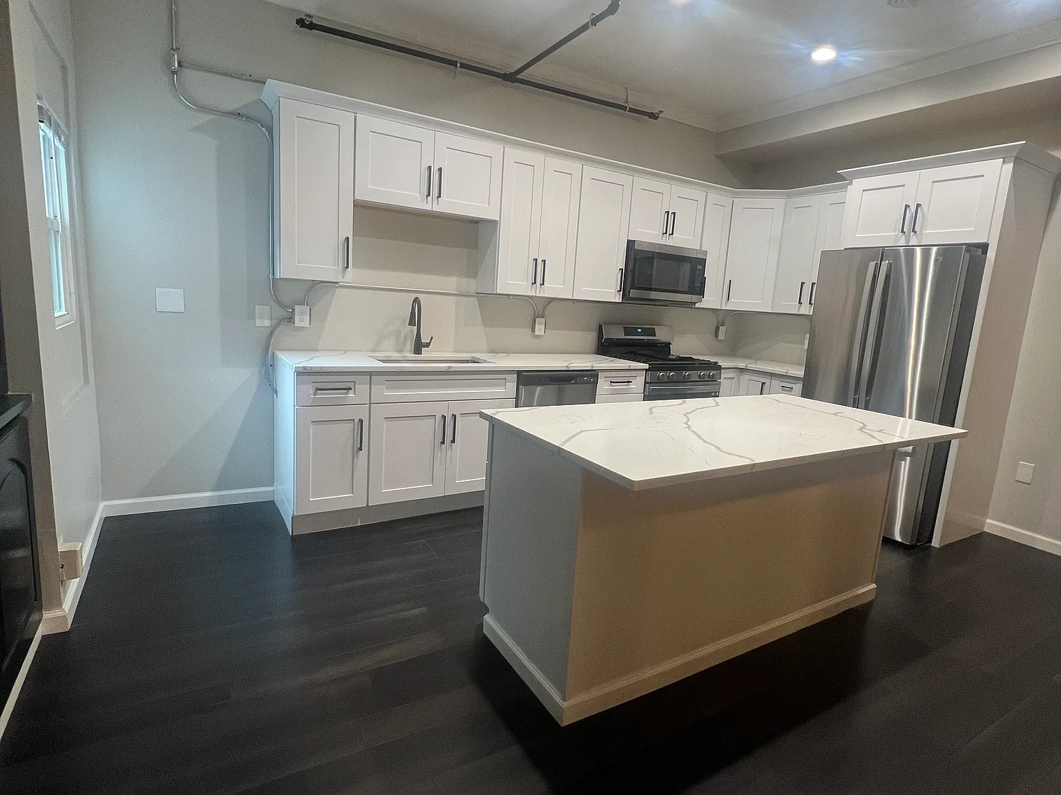 2 bed, 1800 sqft, $2,650 — Photo 4