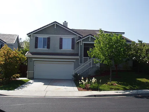 399 Wentworth Ct photo 1