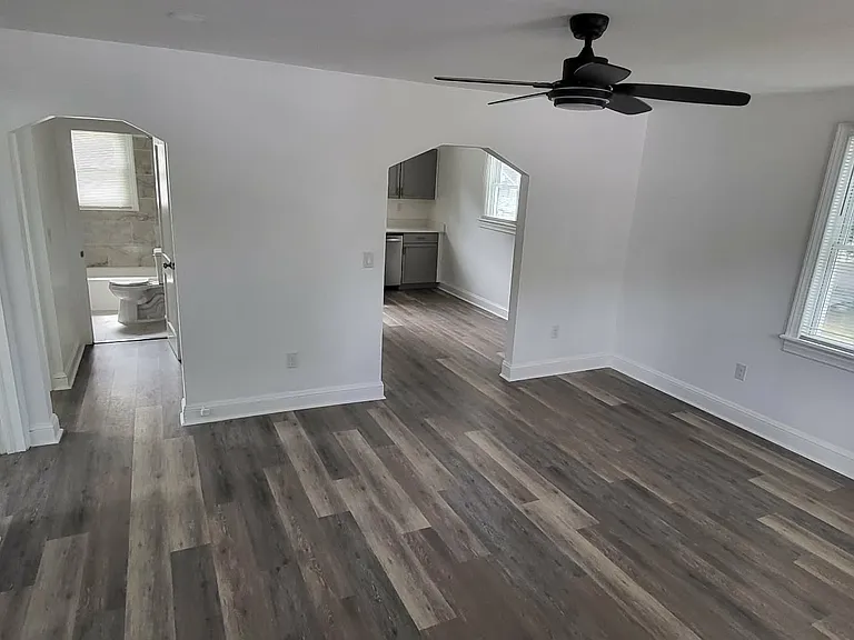 4860 Elmhurst Ave #B — Photo 4