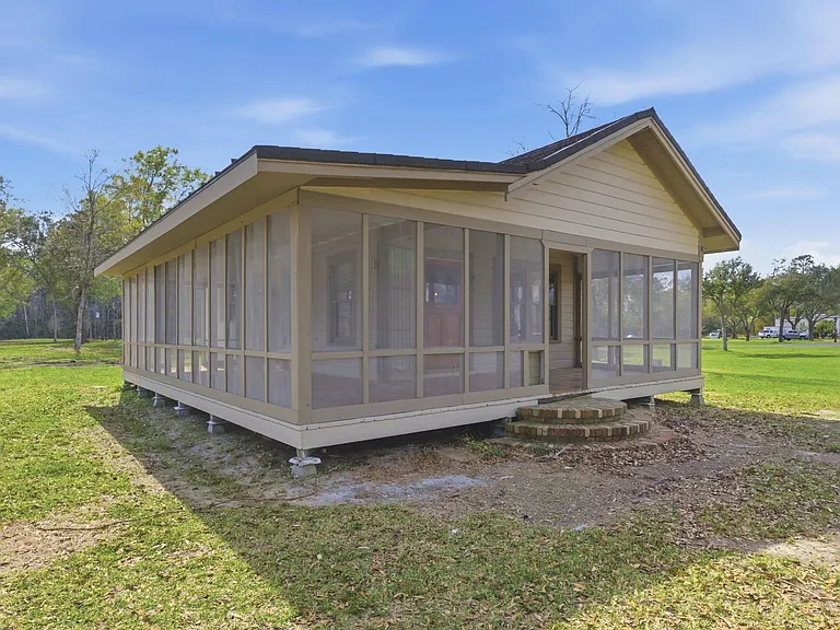 1046 Hollis Rd — Photo 42