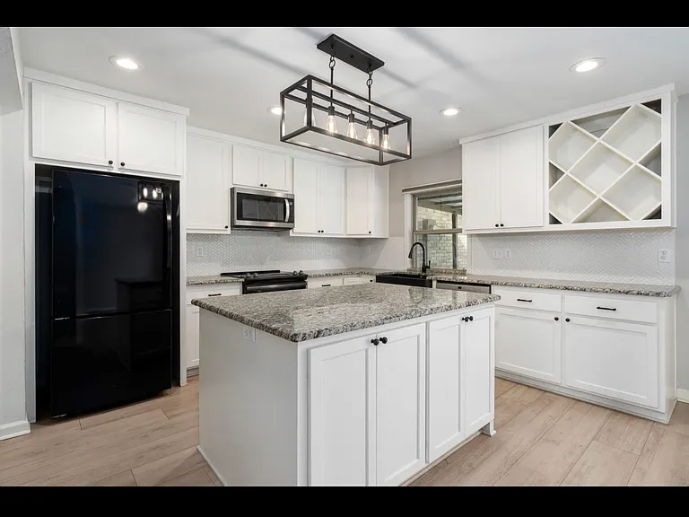 413 Sandy Knoll Dr — Photo 6