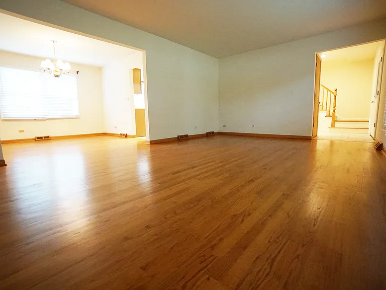 6S546 Sussex Rd — Photo 6