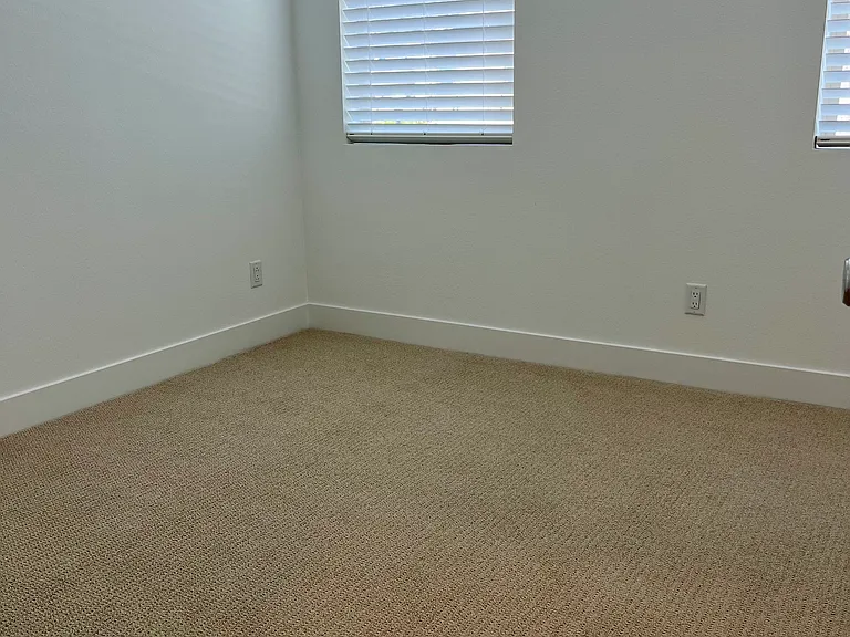 740 Edward Scholle Dr — Photo 19