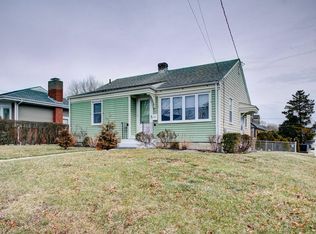 6 Holten Ave, Newport, RI 02840